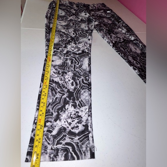 Jockey Black and White Botanical Print Leggings - Picture 11 of 11